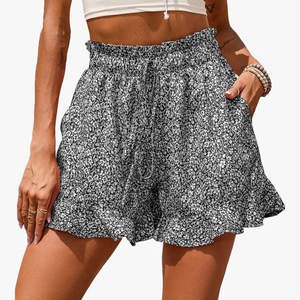 Chic High Waist Floral Black and White Women's Shorts like new